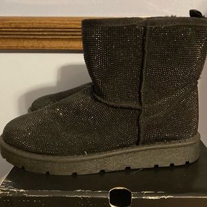 New in box! Torrid 9WW Rhinestone Cozy Black Boots